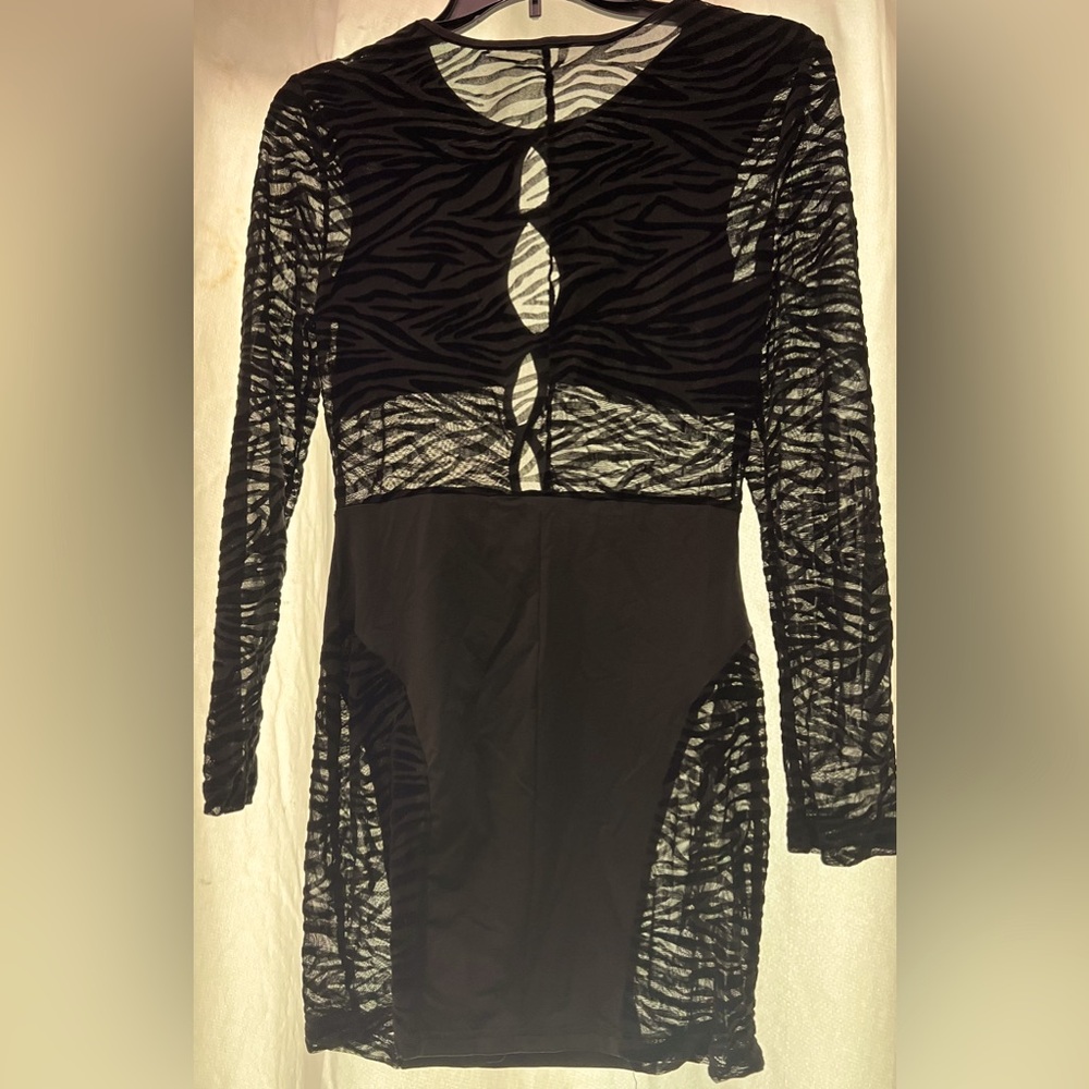 Black Textured Leopard Print Sheer Mesh Long Slee… - image 1